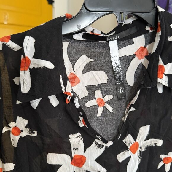 Kenzie Top Size L Sleeveless Black &  White Abstract Florals Tank V Neck Collar - Picture 4 of 5